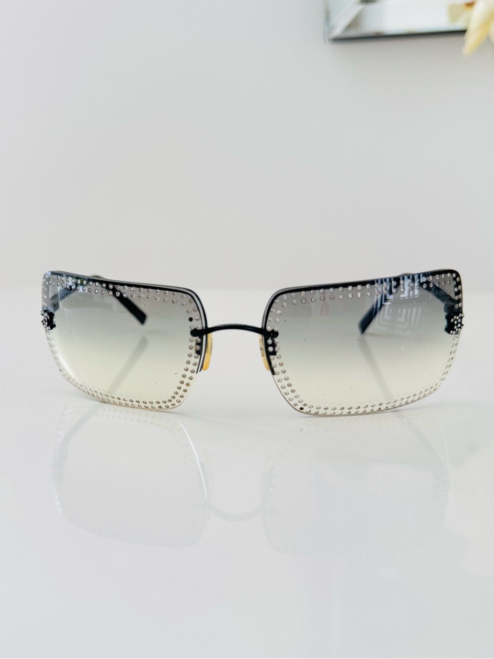RARE 🍒 Vintage Chanel rimless CC Swarovski sunglasses - Picture 6 of 10